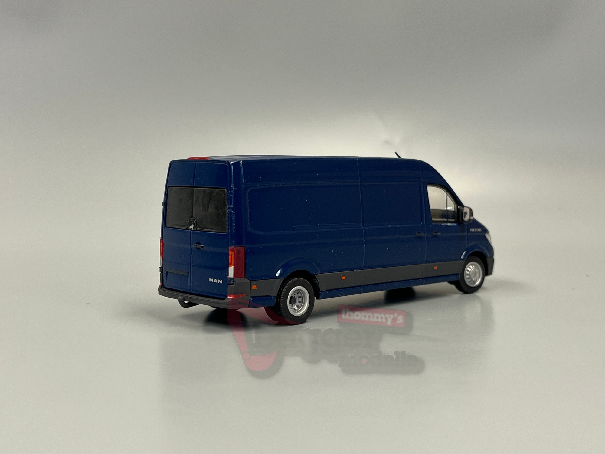 1615-3  - Conrad - MAN TGE Kastenwagen mit langen Radstand 2achs  blau